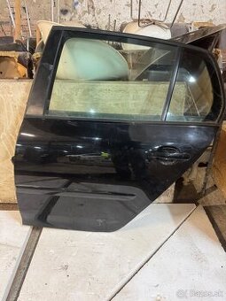 Vw golf 5 dvere zadne lave