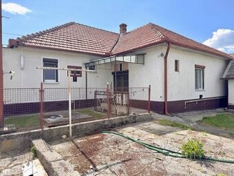 Predaj- 5i útulný dom s garážou a kuchynkou, Tvrdošovce
