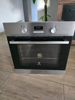 Predám vstavanú rúru Electrolux