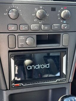 Autorádio s Apple CarPlay a android auto