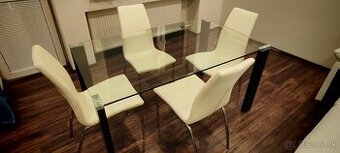 Kuchynský stôl + 4 stoličky