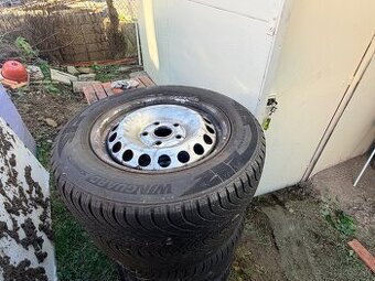 Zimné pneumatiky 195/65 R15 na plechových diskoch 5×112