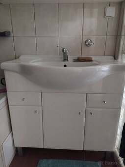 Skrinka do kúpeľne