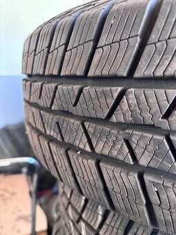 185/60R15 Zimné pneu Barum