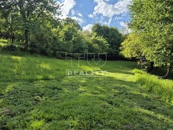 Pozemok s veľkorysou výmerou, určený na výstavbu domu, chaty