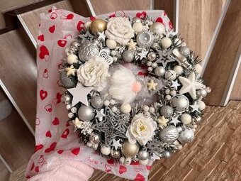 Vianočný veniec na dvere