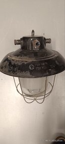 Predam strare priemyslene lampy na 240V - 1