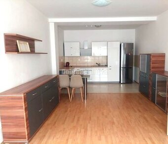 PRENÁJOM: ÚTULNÝ 2 IZBOVÝ BYT BEZ BALKÓNA, NOVOSTAVBA, CENTR