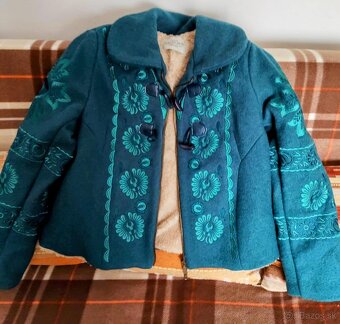 Black Friday max zľava - vyšívaný kabátik
