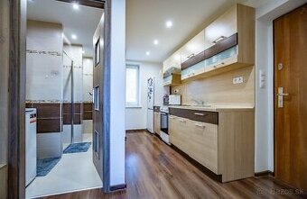 3-izb. byt v Trnave na HOSPODÁRSKEJ ul., 59 m2, balkón