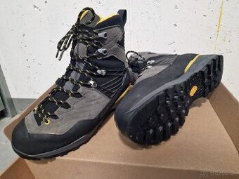 Turisticke topanky Mammut