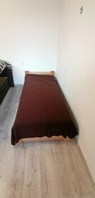 Drevená posteľ - jednolôžko s matracom