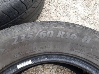 235/60 R16 pneu