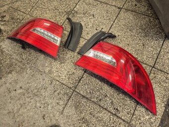 Predám zadné vonkajšie svetlá na Škoda Superb 2 II FL