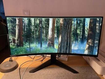 Predám 34 " herný monitor Lenovo G34w-10 | 144 Hz | 1 ms