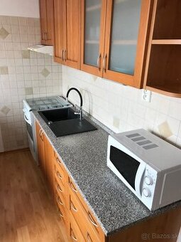Poprad ul. Rázusova 9, zariadený 1. izbový byt - 42 m2