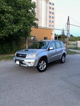 Toyota Rav4 2.0 D-4D 4x4 Klimatronik,Ťažné, Len 156.000km