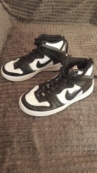 damske dievcenske tenisky NIKE