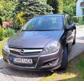 Opel Astra sedan 1.6, 85kW