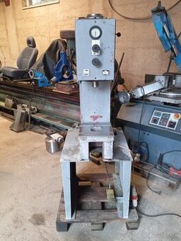 Predam hydraulicky lis - 1