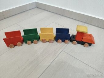 Predam dreveny vlacik + auticko