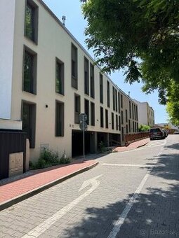 Prenájom 2izb.luxusný apartmán Pod Hradom