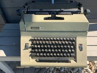 Pisaci stroj Robotron 24