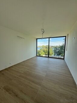 Dom pri Vajnorských jazerách – bývanie ako z dovolenky 🌊✨