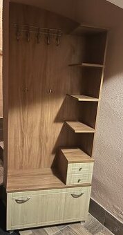 Predám skrinku s vešiakom - 1