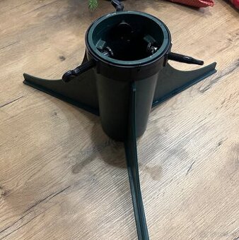 Stojan na živý vianočný stromček