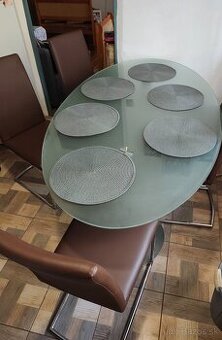 Sklenený stôl z hrubého skla plus 6x stoličky