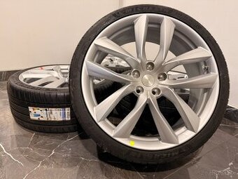 originální Tesla Model S 1075749-00-C r21 Arachnid