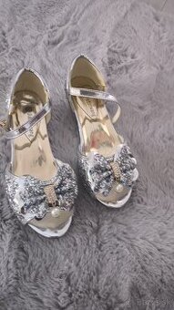Sandálky pre princeznú c.30 vd 19 cm