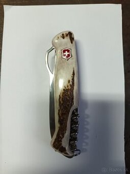 Poľovnícky nôž zatvárací