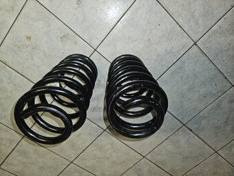 Zadné pružiny FJ Cruiser
