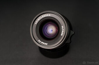 Voigtländer Ultron 2/28. Leica LM.