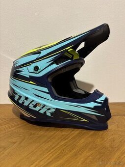 Motocross prilba Thor