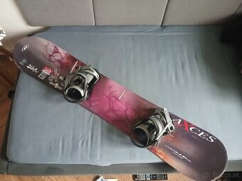 Predám snowboard axces