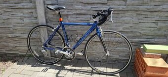 Cestný bicykel - málo používaný
