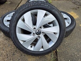 Zimní alu sada Volkswagen Golf R17 ET46 Pirelli