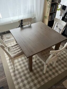 Jedalensky set, stol ikea, stolicky Ingolf, koberec