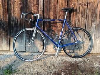 Cestný bicykel Fort