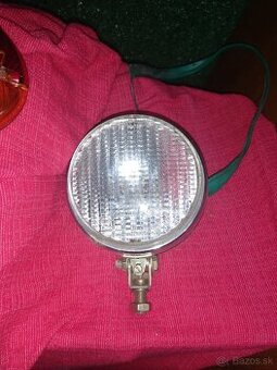 Zadné svetlo na traktor Zetor