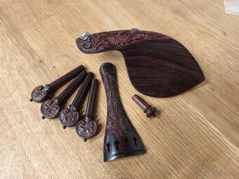 Vyrezávaná garnitúra na husle