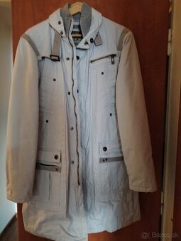 Značkový kabát BERSHKA