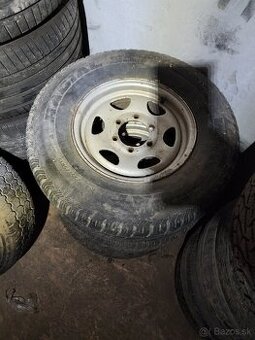 Predám pneumatiky na diskoch vhodné na pajero