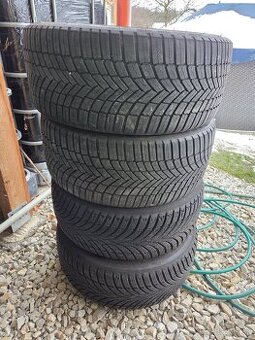 225/40 r18 zimné/celoročné