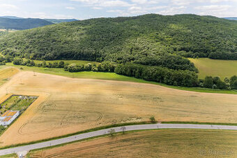 Šesť veľkých pozemkov na predaj - 1