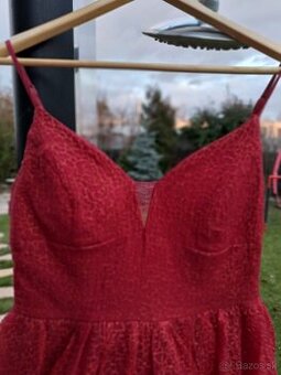 Plesove saty belkost 38