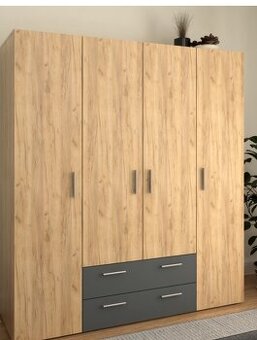 Šatníková skriňa